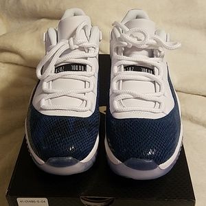 Air Jordan 11 Retro Low